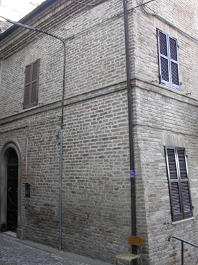 Casa a schiera di testata